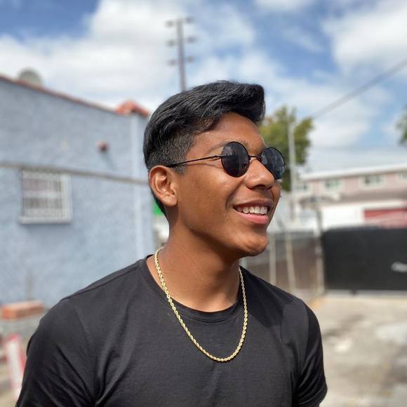 Meet your Posher, Juan - Picture 1 of 1